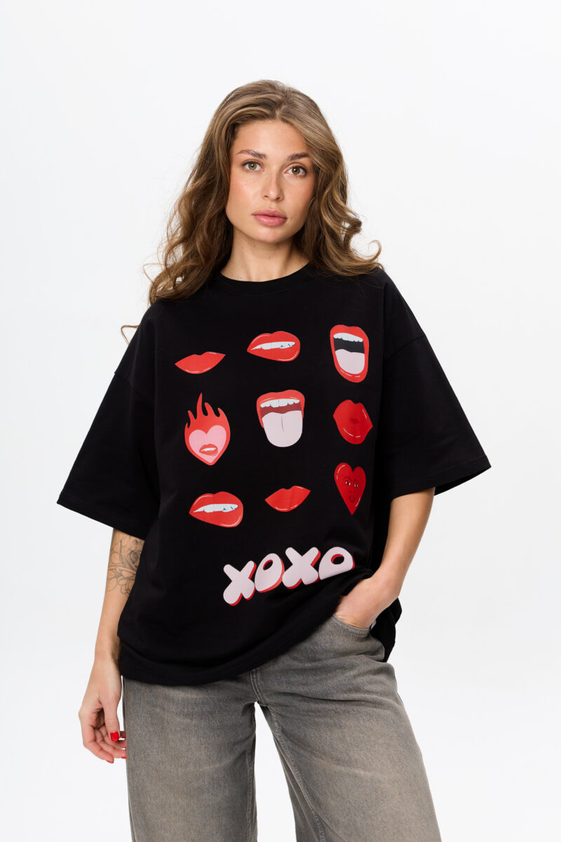 T-shirt black XOXO